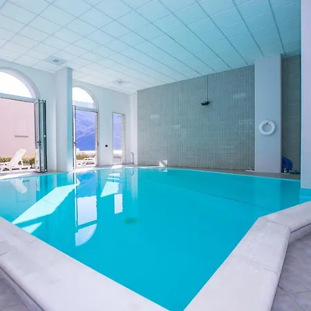 Sleeps 8 Pool * Carate Urio