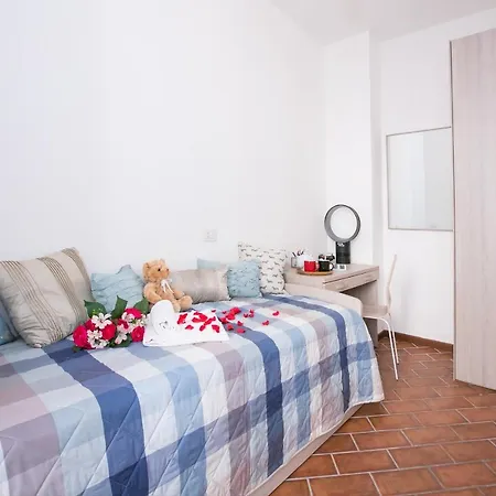 Sleeps 8 Pool Apartment Carate Urio
